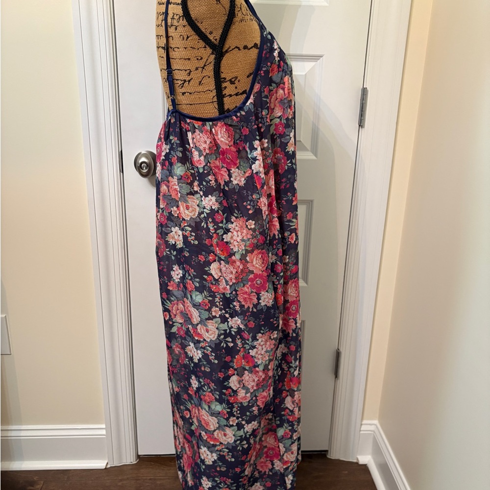 Papinelle Women's Robe and nightgown set. - Picture 6 of 16